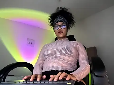 Ale xandra online show from October 25, 2025, 3:38 am