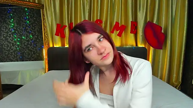  Polly Love  online show from February 7, 2025, 4:14 pm