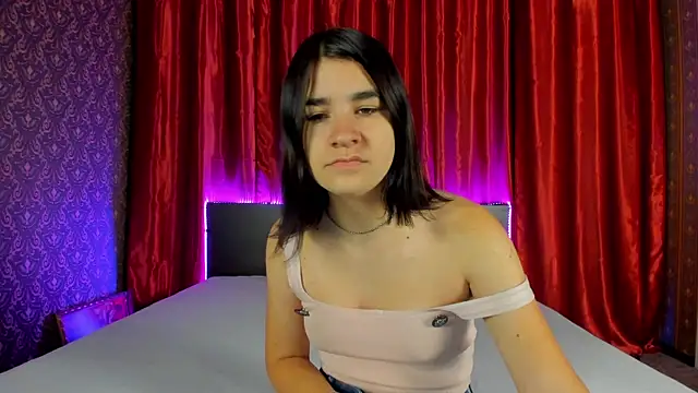  Polly Love  online show from October 7, 2025, 6:25 am