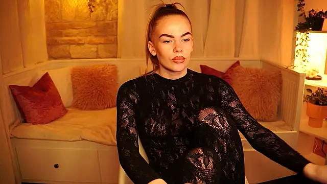 sn0w barbie online show from February 21, 2025, 12:38 pm