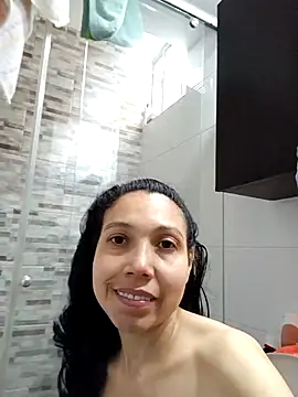 Snapshot of KimPielCanela chatting on October 9, 2025, 8:31 pm KimPielCanela online show from October 9, 2025, 8:31 pm