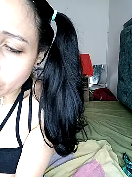 Snapshot of KimPielCanela chatting on March 17, 2025, 6:11 pm KimPielCanela online show from March 17, 2025, 6:11 pm