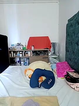 Snapshot of KimPielCanela chatting on March 10, 2025, 6:01 pm KimPielCanela online show from March 10, 2025, 6:01 pm