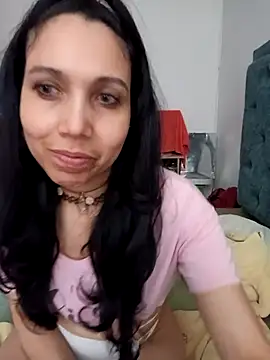 Snapshot of KimPielCanela chatting on March 14, 2025, 9:43 pm KimPielCanela online show from March 14, 2025, 9:43 pm