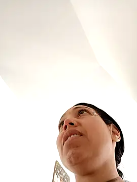 Snapshot of KimPielCanela chatting on November 15, 2025, 3:16 pm KimPielCanela online show from November 15, 2025, 3:16 pm