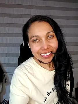 Snapshot of KimPielCanela chatting on September 11, 2025, 2:22 am KimPielCanela online show from September 11, 2025, 2:22 am