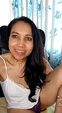 Snapshot of KimPielCanela chatting on March 19, 2025, 11:28 am KimPielCanela online show from March 19, 2025, 11:28 am