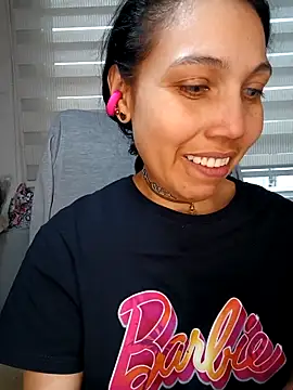 Snapshot of KimPielCanela chatting on October 14, 2025, 9:25 pm KimPielCanela online show from October 14, 2025, 9:25 pm