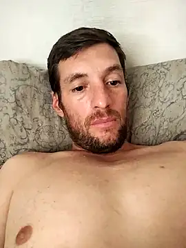 Robert83uy online show from December 31, 2024, 6:13 pm