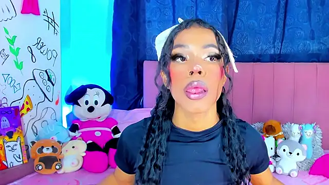 bloom444 online show from October 5, 2025, 10:22 pm