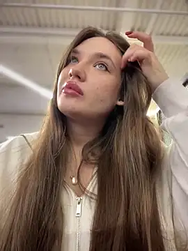 Holly Molii online show from March 19, 2025, 10:00 am