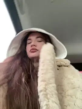 Holly Molii online show from January 11, 2025, 5:10 am