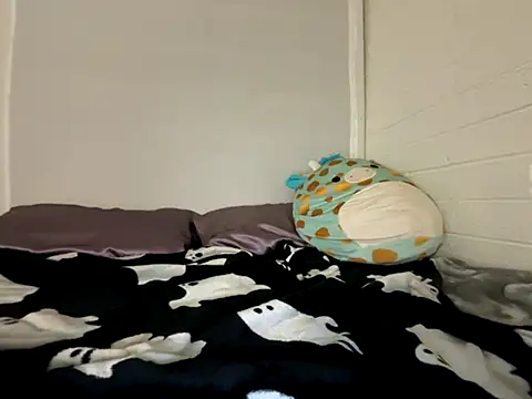 Snapshot of foxy_ana13 chatting on October 25, 2025, 4:22 am foxy ana13 online show from October 25, 2025, 4:22 am