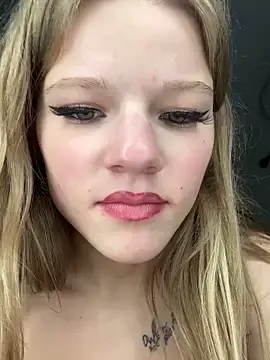 Snapshot of foxy_ana13 chatting on March 21, 2025, 7:55 am foxy ana13 online show from March 21, 2025, 7:55 am