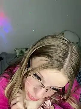 Snapshot of foxy_ana13 chatting on March 11, 2025, 9:45 am foxy ana13 online show from March 11, 2025, 9:45 am