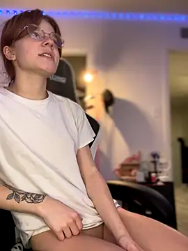 Snapshot of foxy_ana13 chatting on October 5, 2025, 7:37 pm foxy ana13 online show from October 5, 2025, 7:37 pm