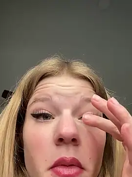 Snapshot of foxy_ana13 chatting on March 22, 2025, 2:37 am foxy ana13 online show from March 22, 2025, 2:37 am