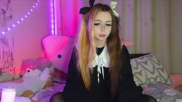 suemeow online show from March 15, 2025, 12:47 am