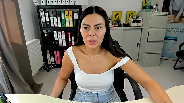 kilenyapatrice online show from September 9, 2025, 10:47 am