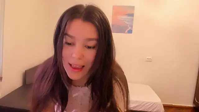 LunaXmii online show from March 8, 2025, 5:59 am