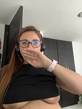 Snapshot of Shianrose chatting on February 25, 2025, 7:27 pm Shianrose online show from February 25, 2025, 7:27 pm