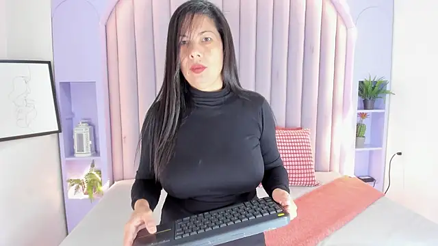 JaylaScott   online show from November 18, 2025, 11:13 am