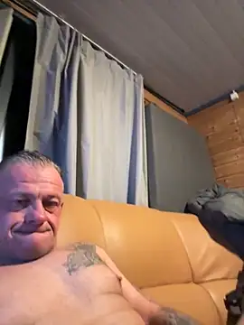 JakubW79 online show from October 20, 2025, 11:27 pm