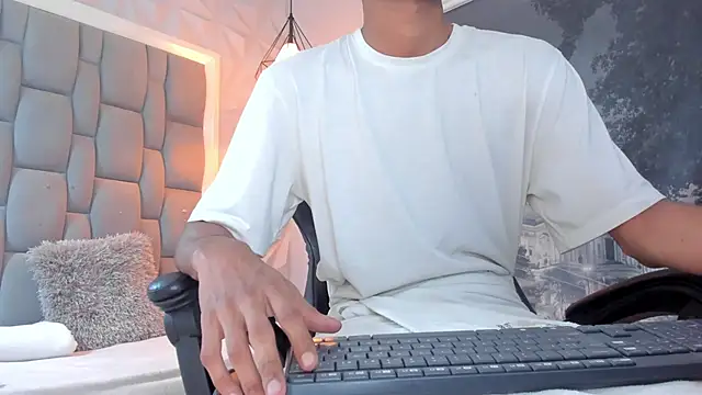 Snapshot of jiren_xboy chatting on January 12, 2025, 7:31 pm jiren xboy online show from January 12, 2025, 7:31 pm