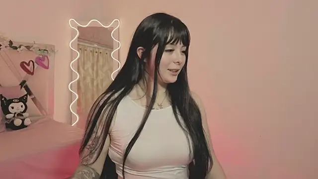 hina tay online show from November 28, 2025, 3:07 am