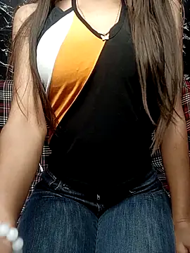 poojaji690 online show from February 17, 2026, 6:22 am