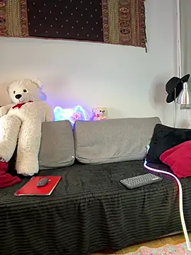 crazyrabbits online show from February 18, 2025, 10:25 pm