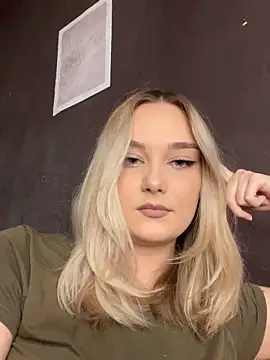 Alisa Rise online show from October 11, 2025, 2:40 pm