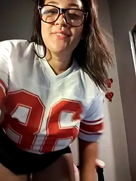 alexxaa96 online show from February 19, 2025, 2:23 am