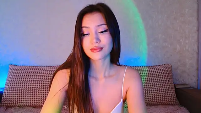 Min Jee  online show from February 3, 2025, 9:41 am