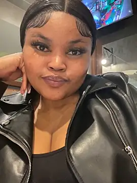 Curveysinaa online show from March 18, 2025, 5:55 pm