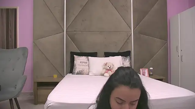 ElyzaIbarra online show from October 17, 2025, 5:22 am