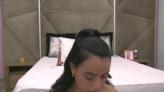 ElyzaIbarra online show from October 6, 2025, 5:41 am