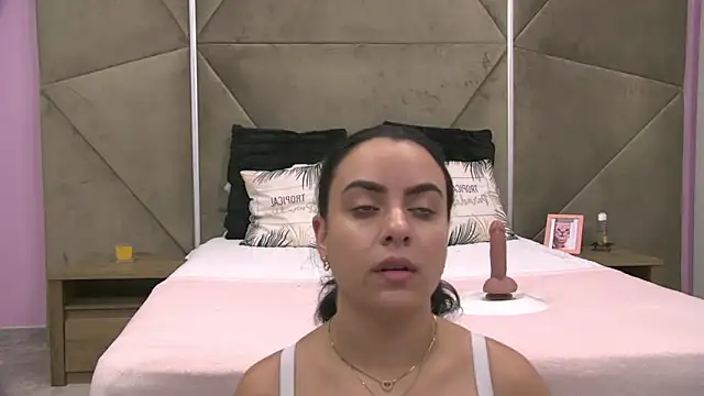 ElyzaIbarra online show from October 9, 2025, 4:57 am