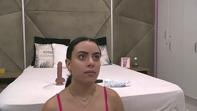 ElyzaIbarra online show from October 7, 2025, 5:41 am