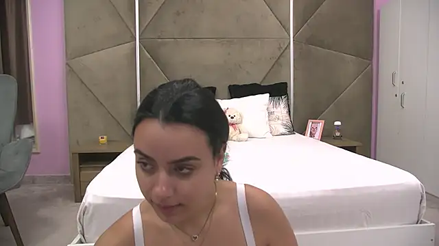 ElyzaIbarra online show from September 30, 2025, 5:24 am