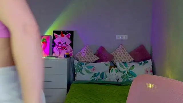 Red  Candy online show from October 21, 2025, 2:16 pm