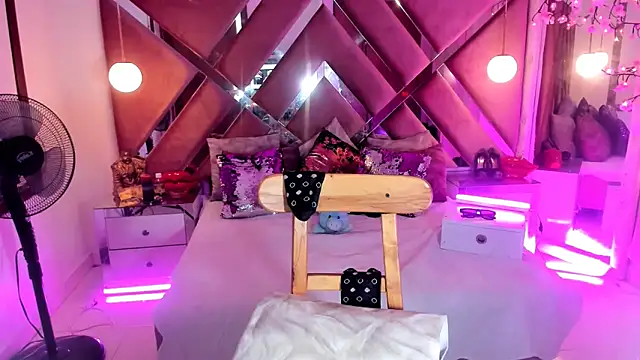 Snapshot of georgie_latin99 chatting on November 14, 2025, 2:32 pm georgie latin99 online show from November 14, 2025, 2:32 pm