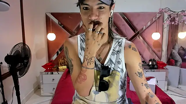 Snapshot of georgie_latin99 chatting on October 22, 2025, 12:26 pm georgie latin99 online show from October 22, 2025, 12:26 pm