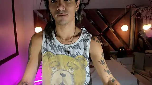 Snapshot of georgie_latin99 chatting on October 27, 2025, 2:18 pm georgie latin99 online show from October 27, 2025, 2:18 pm