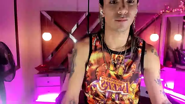 Snapshot of georgie_latin99 chatting on September 24, 2025, 12:44 pm georgie latin99 online show from September 24, 2025, 12:44 pm