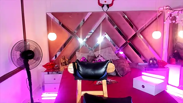 Snapshot of georgie_latin99 chatting on October 25, 2025, 3:01 pm georgie latin99 online show from October 25, 2025, 3:01 pm