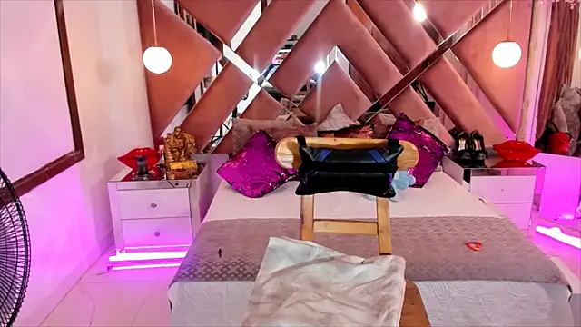 Snapshot of georgie_latin99 chatting on November 18, 2025, 4:43 pm georgie latin99 online show from November 18, 2025, 4:43 pm