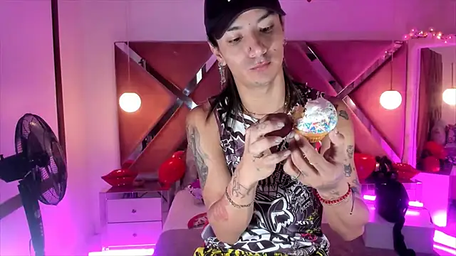 Snapshot of georgie_latin99 chatting on September 23, 2025, 1:29 pm georgie latin99 online show from September 23, 2025, 1:29 pm