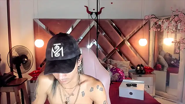 Snapshot of georgie_latin99 chatting on October 24, 2025, 12:37 pm georgie latin99 online show from October 24, 2025, 12:37 pm