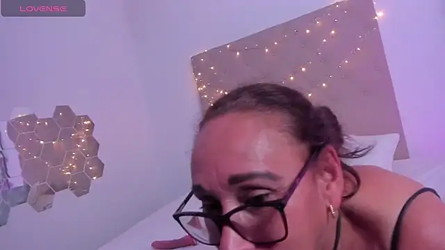 Angelaa ramirez online show from March 8, 2025, 4:34 am